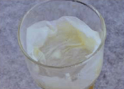 آب طلایی که به کاغذ صافی چسبیده است را با استفاده از بطری اسپری بشویید.  اگر رنگ طلایی به سفید تغییر کرد، آن را نشان دهید.  (آب زیاد 3 برابر آب طلا پر نکنید)