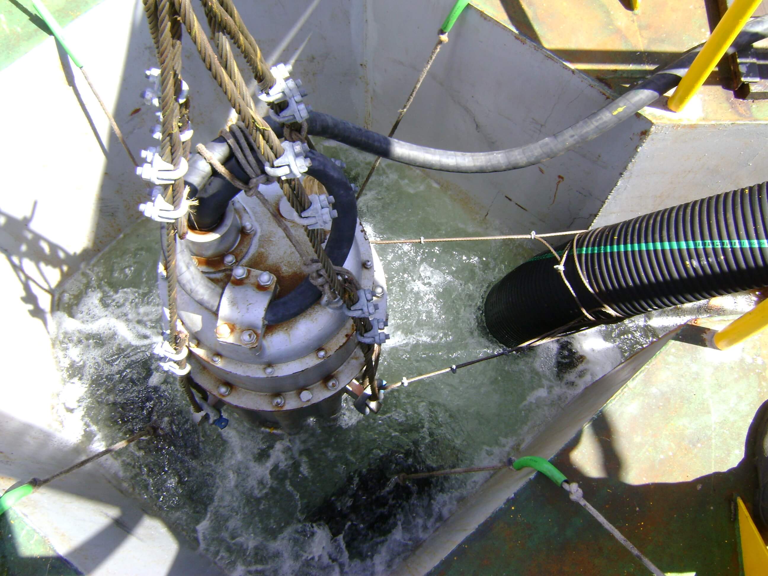 toyo submersible pump (2)