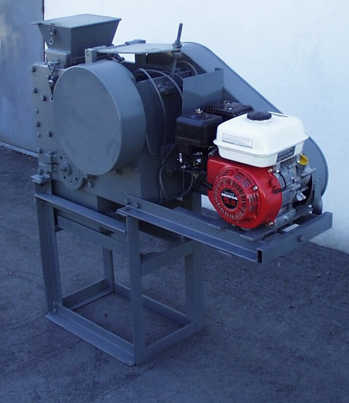 portable rock crusher with gasoline motor (5)