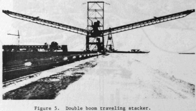 double-boom-traveling-stacker