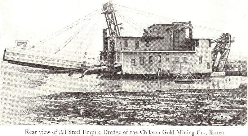 gold-dredge-gold-mining-rear-view